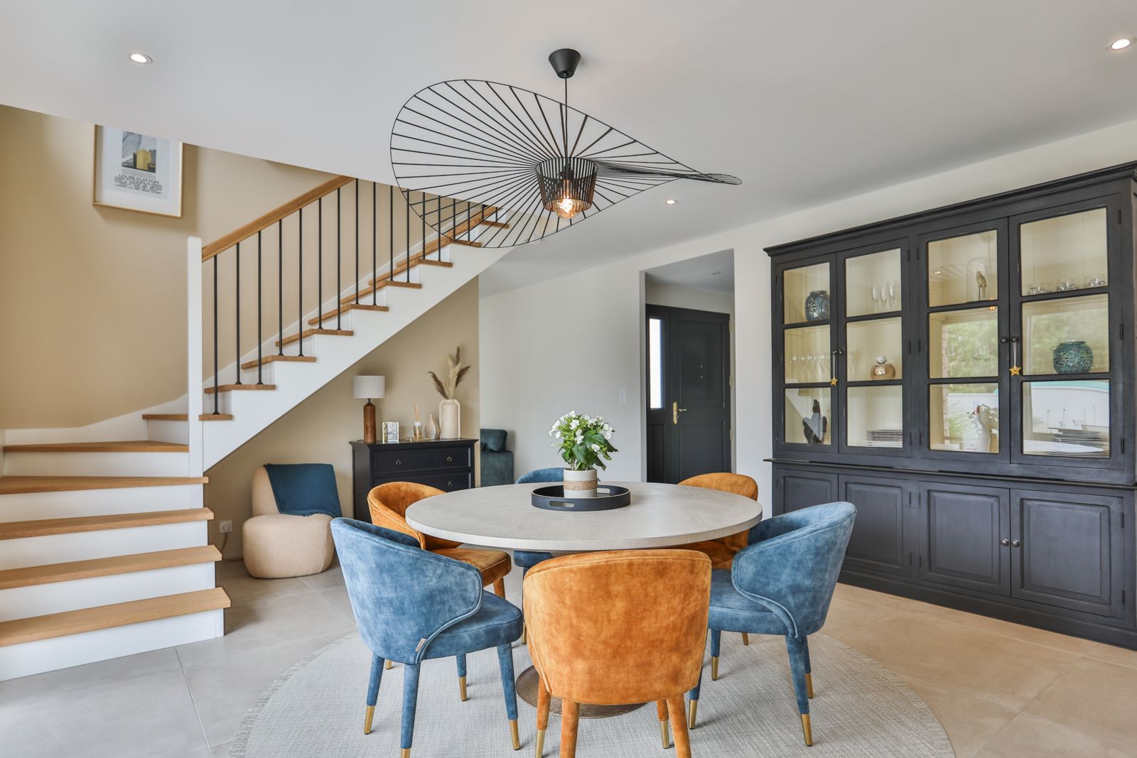 Pièce de vie intemporelle en bord de mer