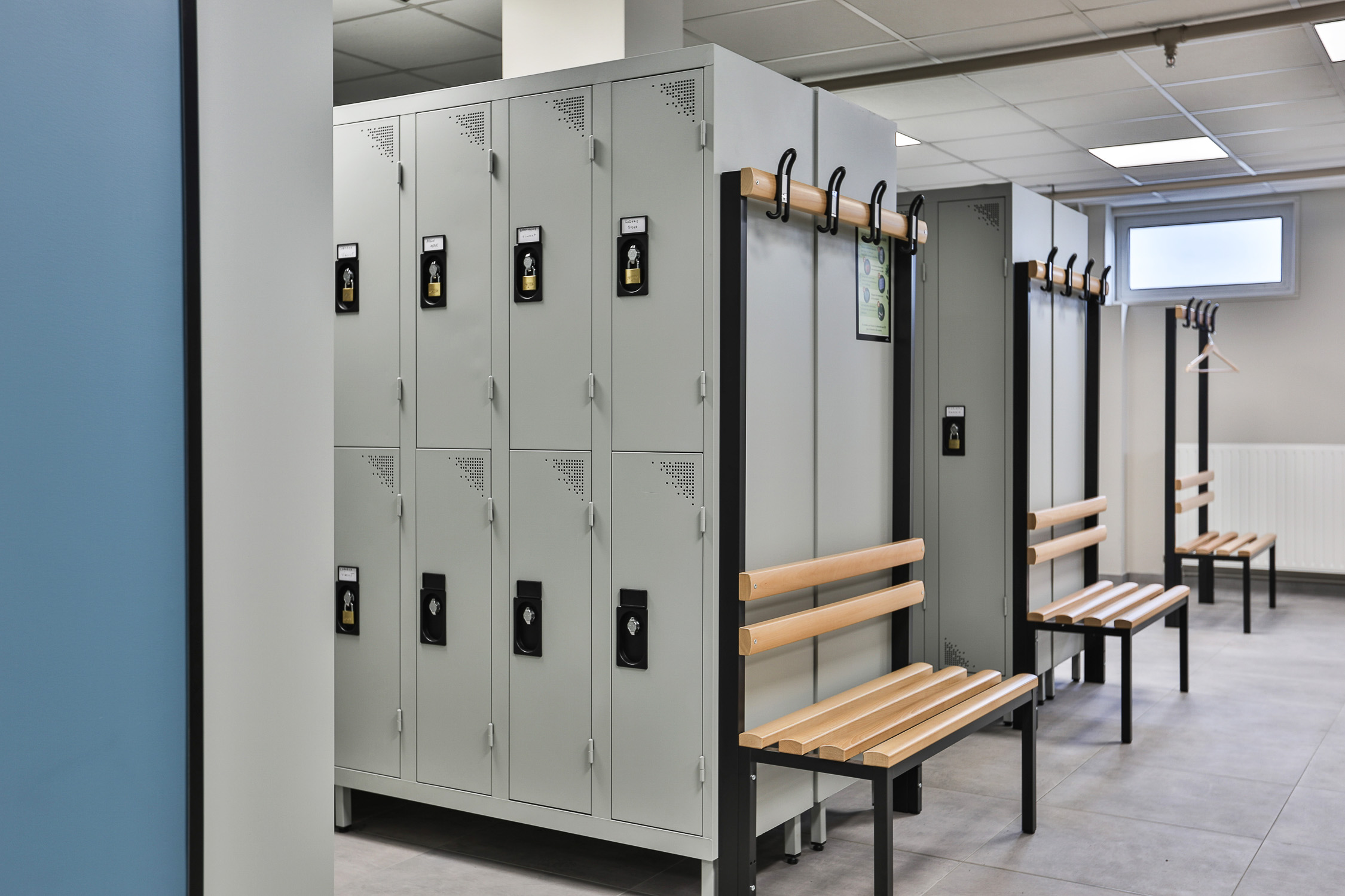 Vestiaire Collectif / Douches / Couloir